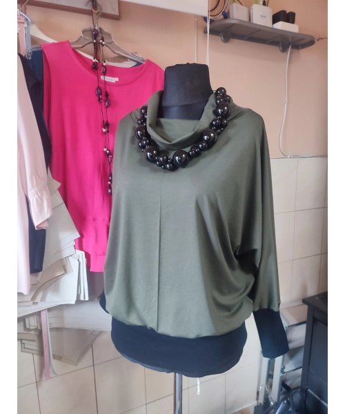 Sportowa bluzka ze ściągaczami i z golfem - khaki i czarny